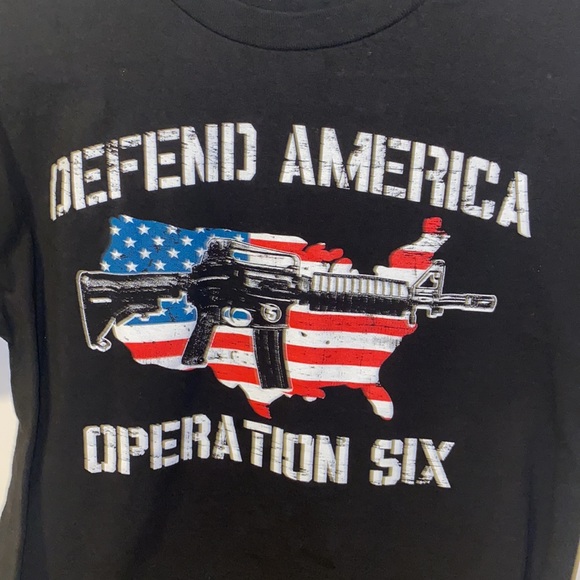 Black and white defend America shirt - Picture 2 of 4
